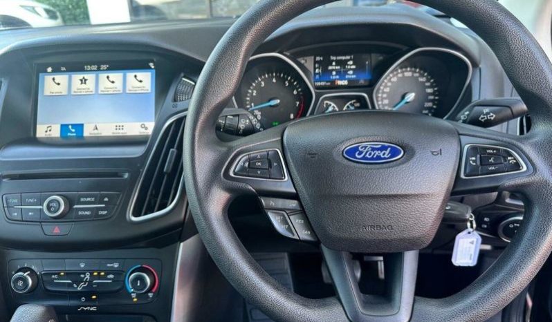 
								2018 Ford Focus LZ Trend Grey full									