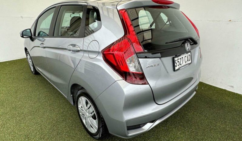 
								2019 Honda Jazz GF MY19 VTi Silver full									